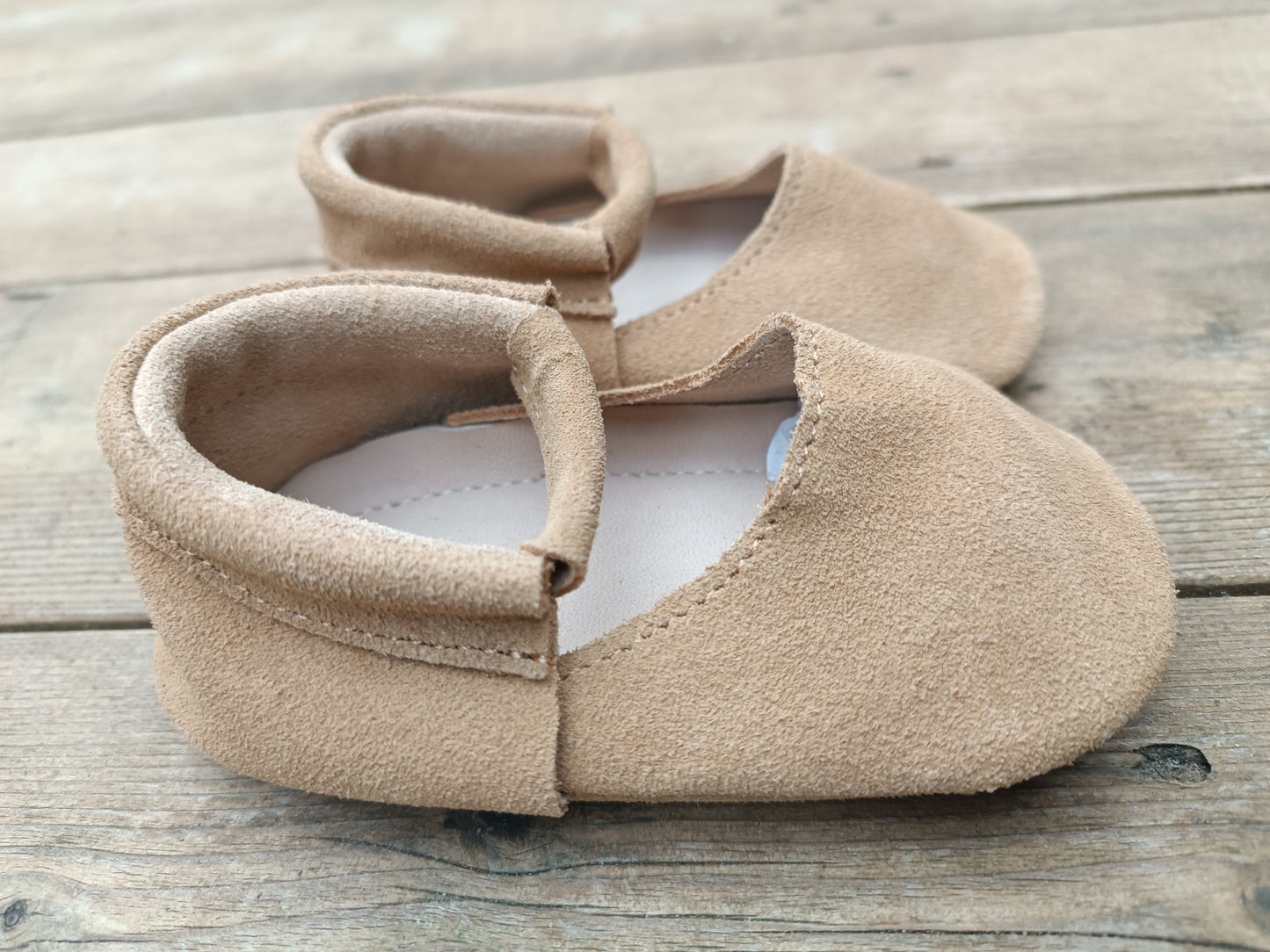 Merceditas en Piel nobuk Beige