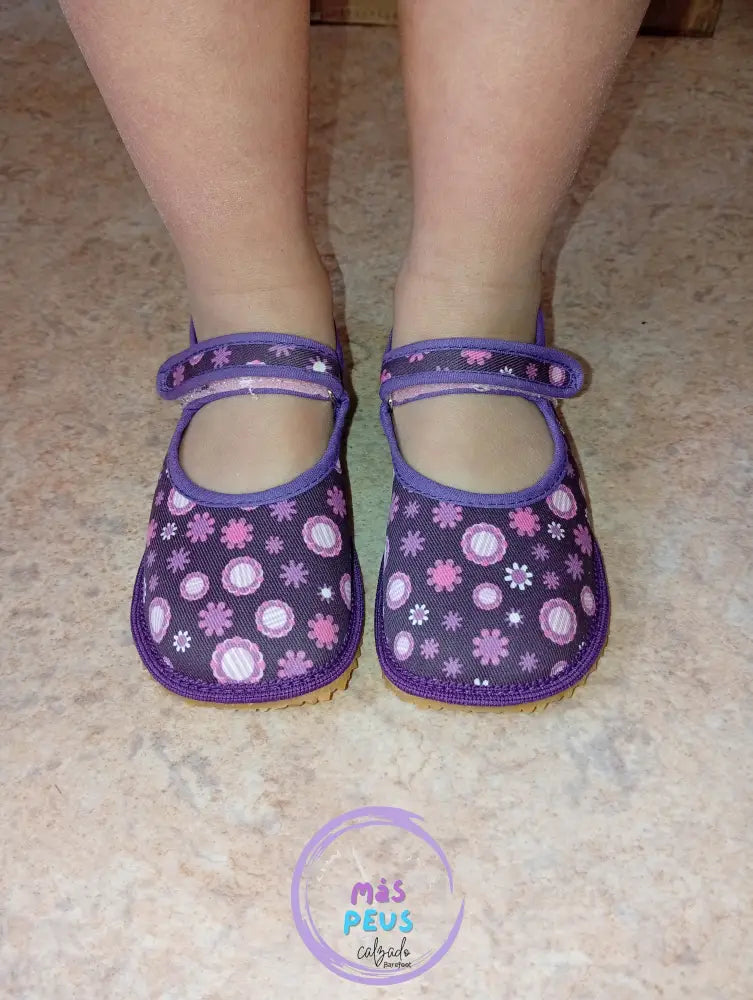 Merceditas Viola Flower