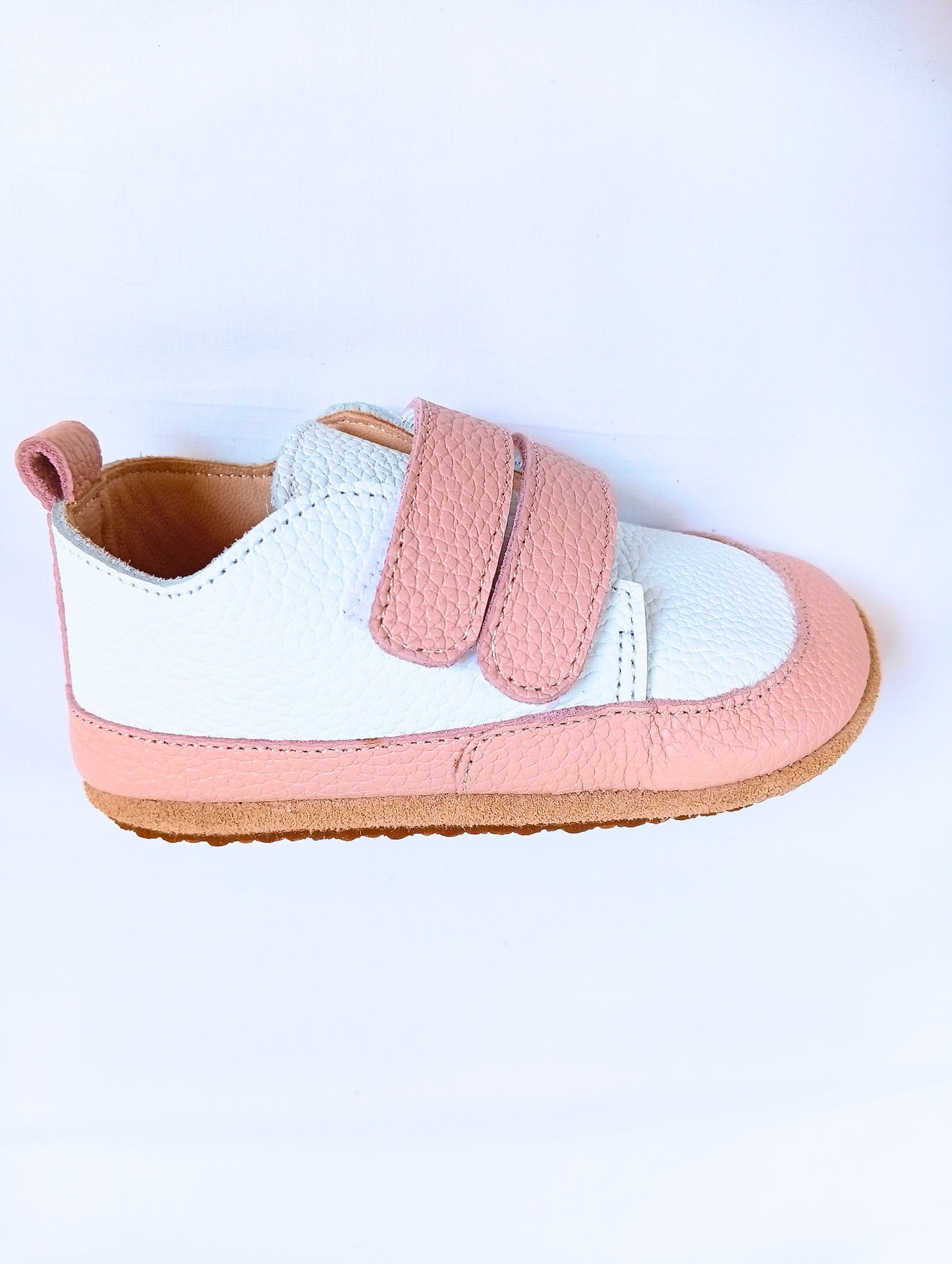Deportivas minimalistas blanco-rosa
