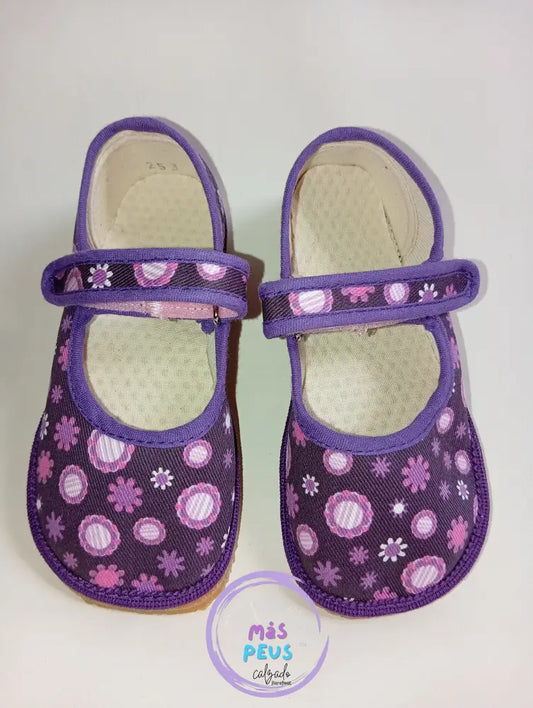 Merceditas Viola Flower