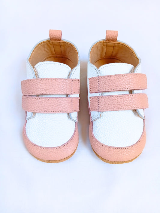 Deportivas minimalistas blanco-rosa